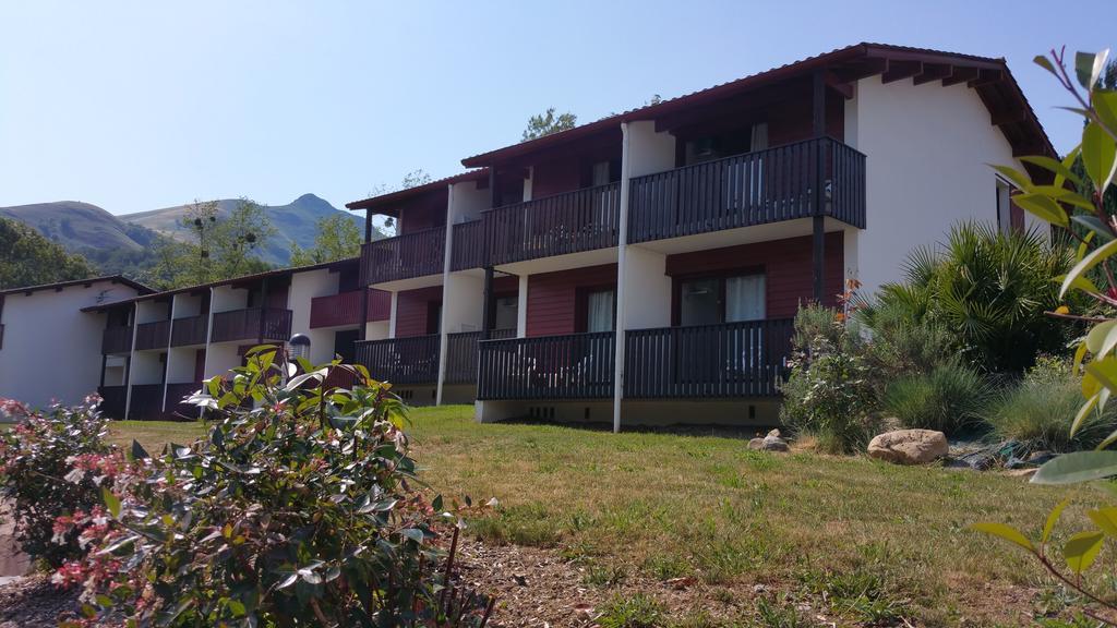 VVF Villages   Les Crêtes Basques   Saint-Étienne-de-Baïgorry Exterior foto