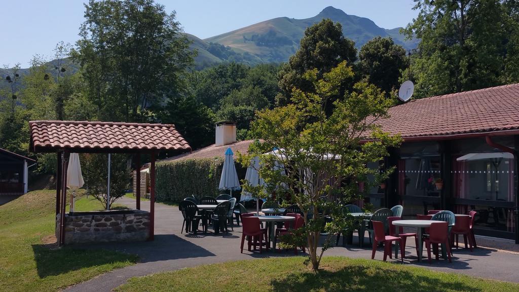 VVF Villages   Les Crêtes Basques   Saint-Étienne-de-Baïgorry Exterior foto